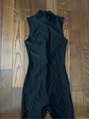 Fashion Nova Sleeveless Black Mock Neck Bodysuit
